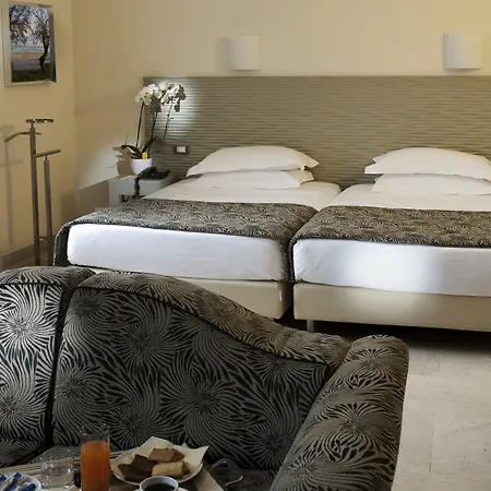 Garibaldi Hotel 4*