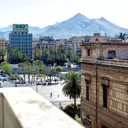 جاريبالدي فندق