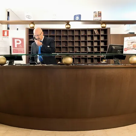 Garibaldi Hotel 4*